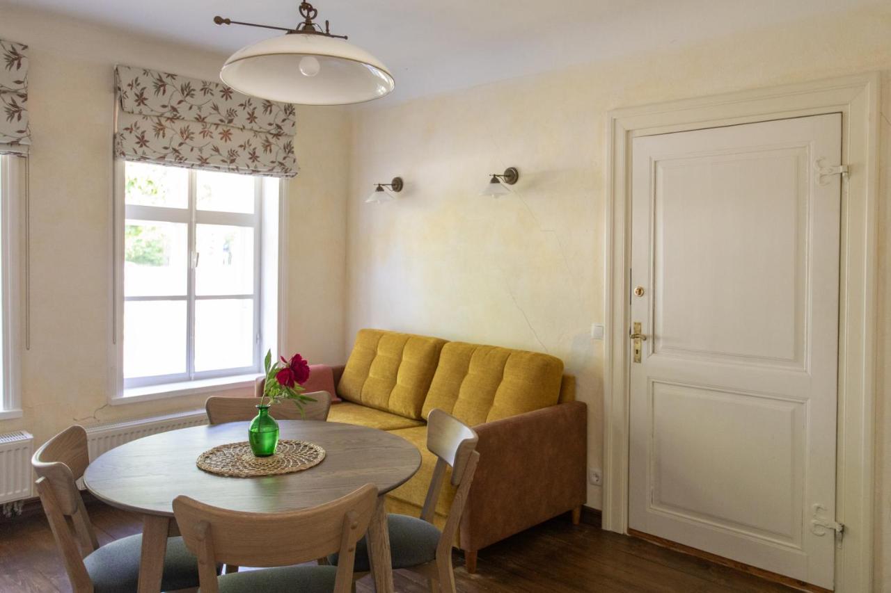 Allee Apartments Κουρεσάαρε Δωμάτιο φωτογραφία